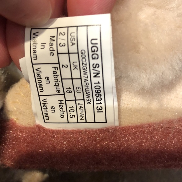 Baby Uggs - Picture 6 of 9